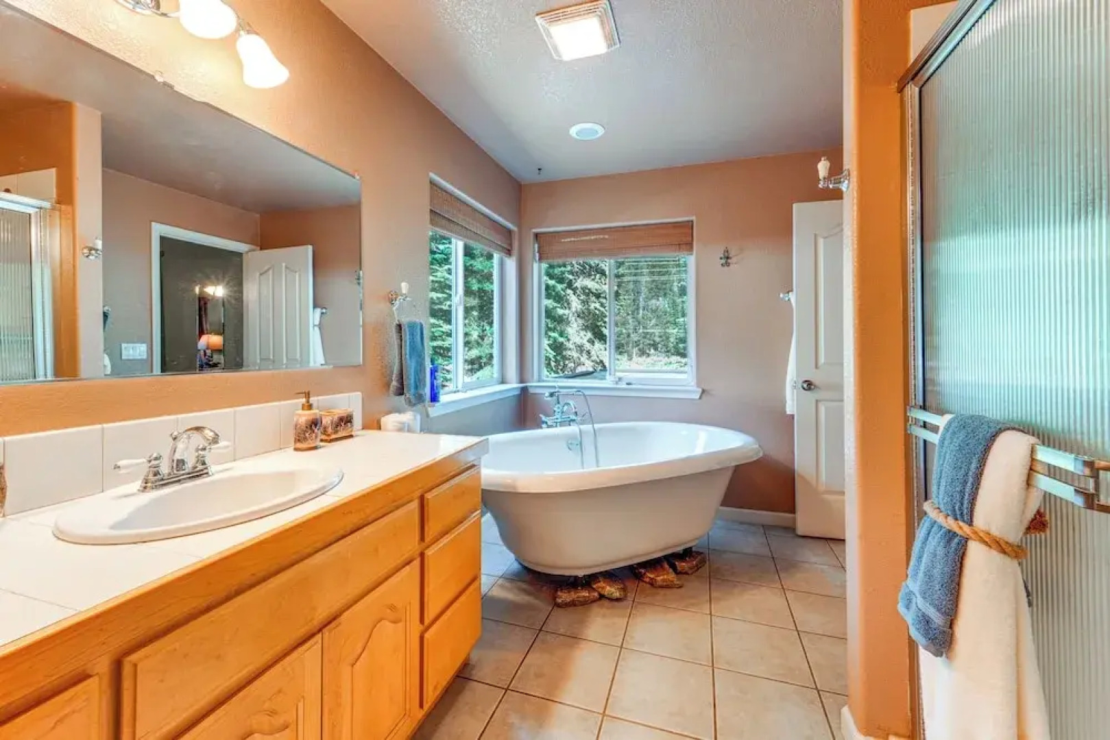 Snowshoe & Sled On-site! Soda Springs Cabin