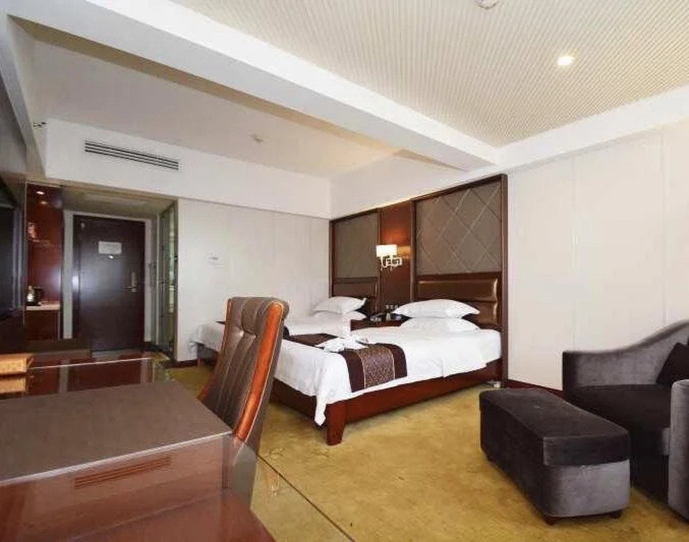 Moon&Bay Theme Hotel