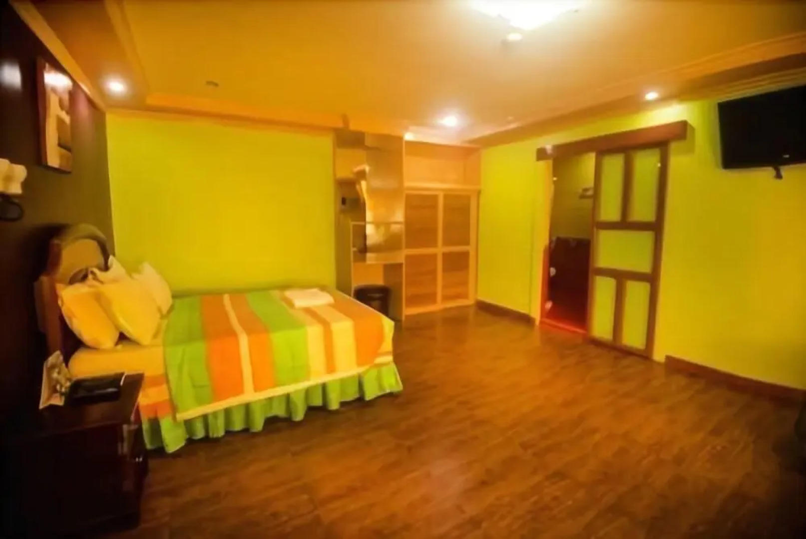 C & L Sea View Hotel