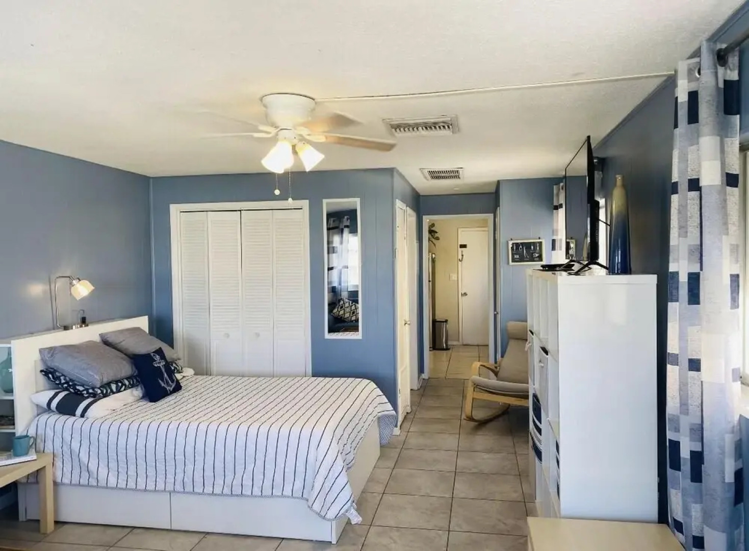 Studio With Full bed Near the Beach!!