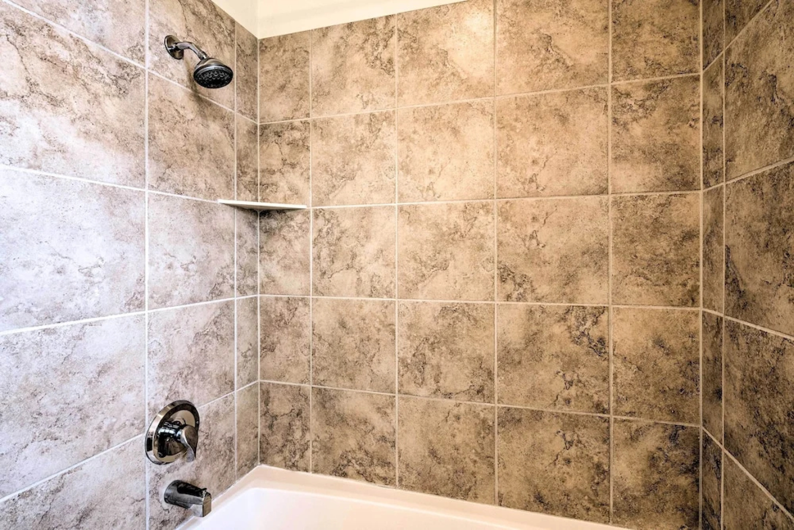 Walkable Park Mountain Getaway: Hot Tub & Views!