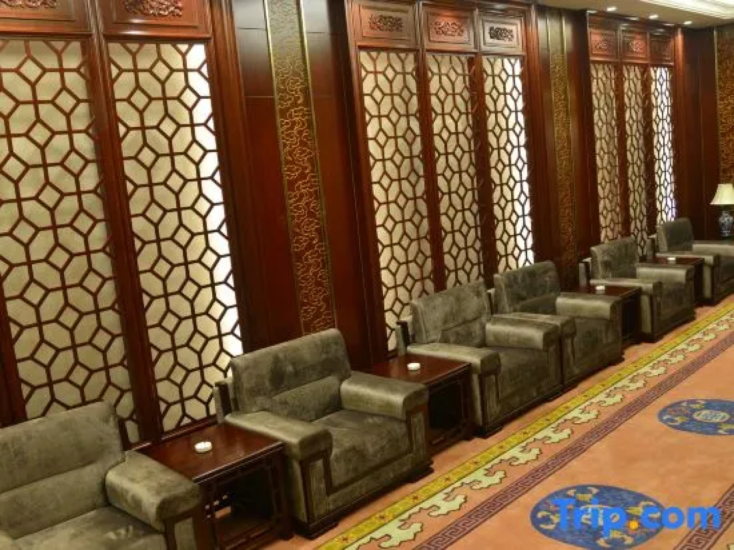 Chong Ning Castle Hotel