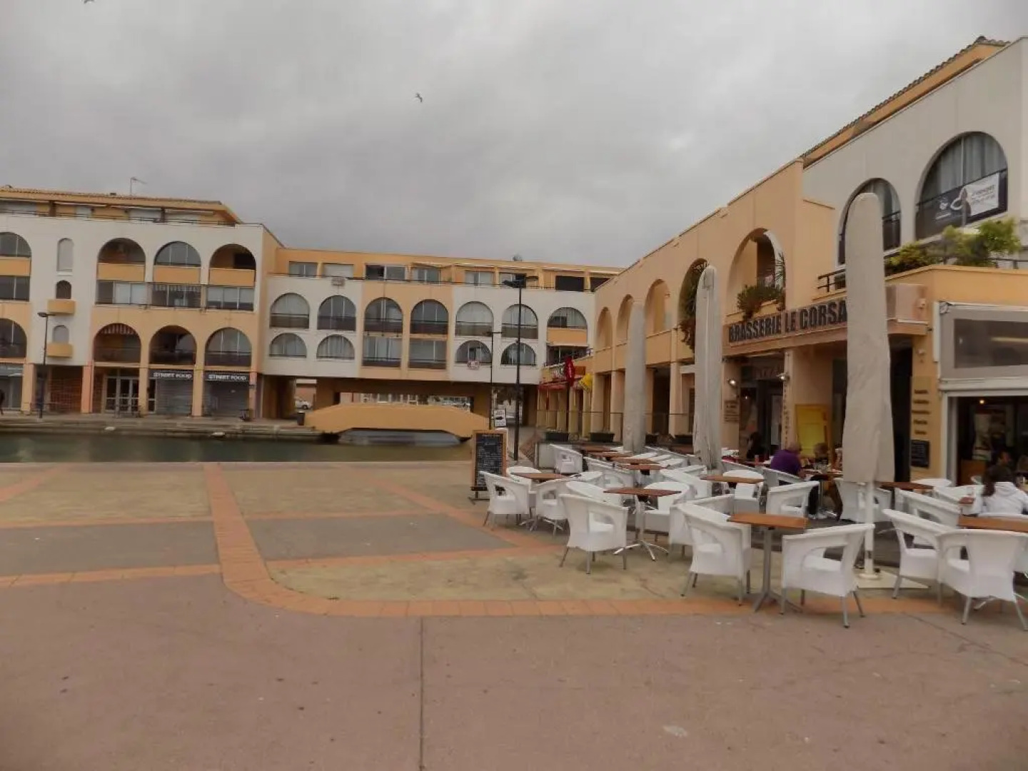 Charmant T2 Colore & Fonctionnel A 200M Des Plages