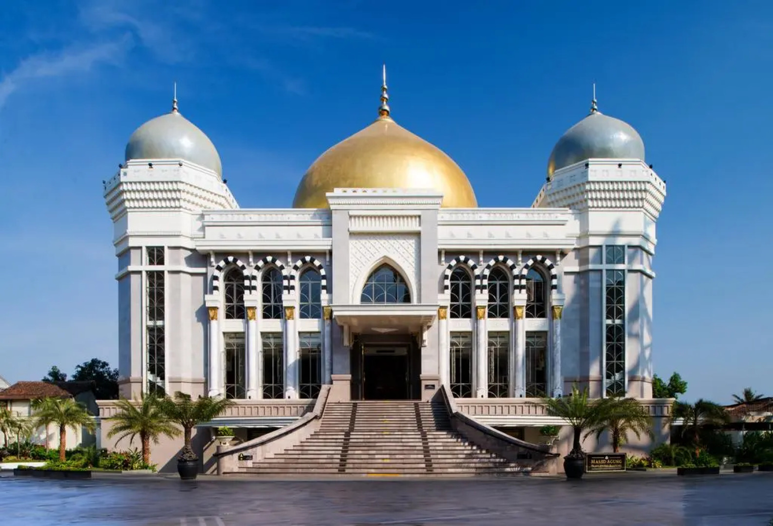 The Trans Luxury Hotel