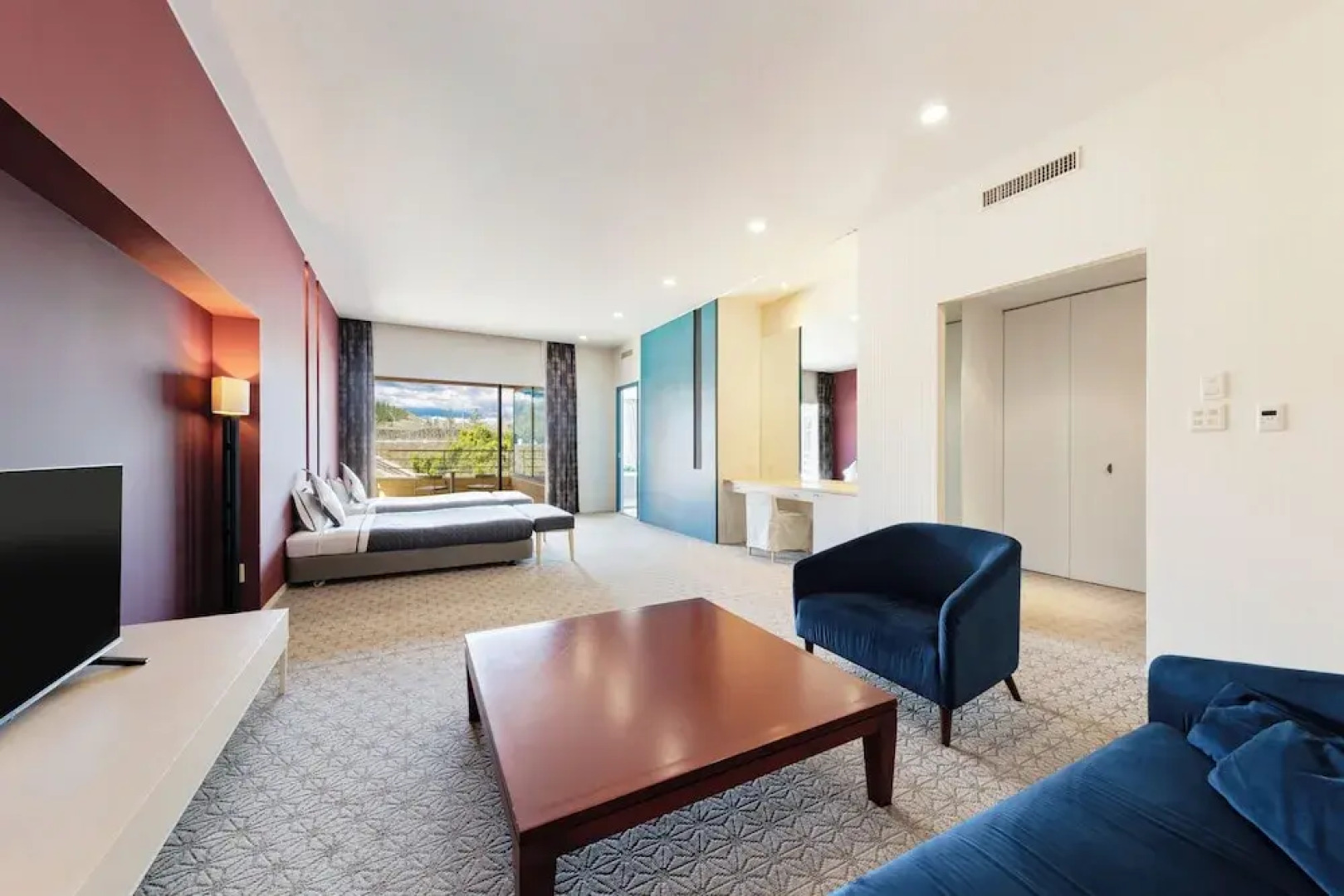 Spa Resort Hawaiians Monolith Tower