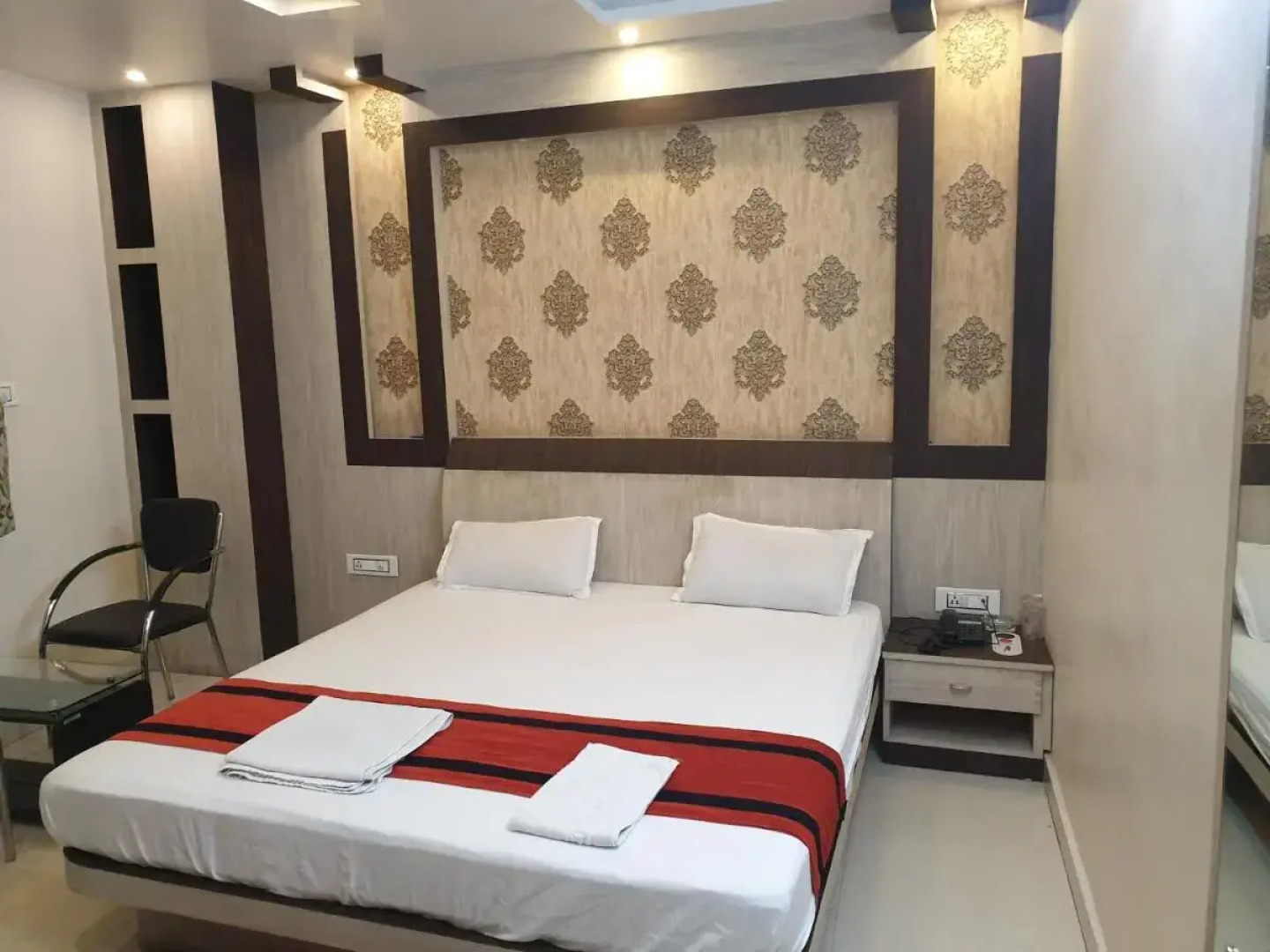Hotel Anand International