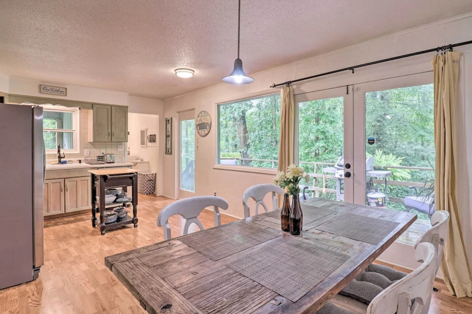 Peaceful Pisgah Forest Cottage w/ Fire Pit!