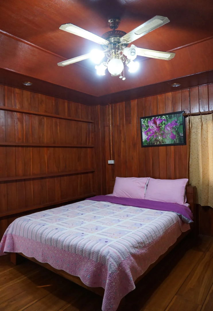 Settee Homestay