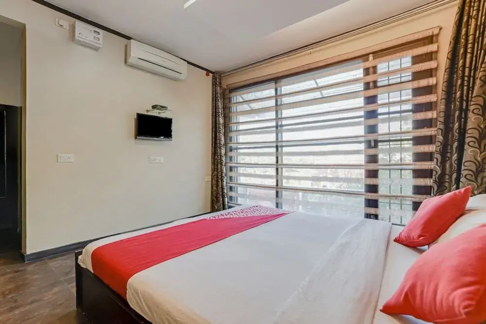 Wind Cross By OYO Rooms