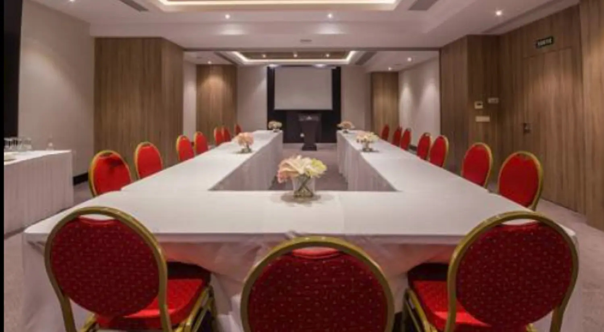 Lamaraz Arts Hotel