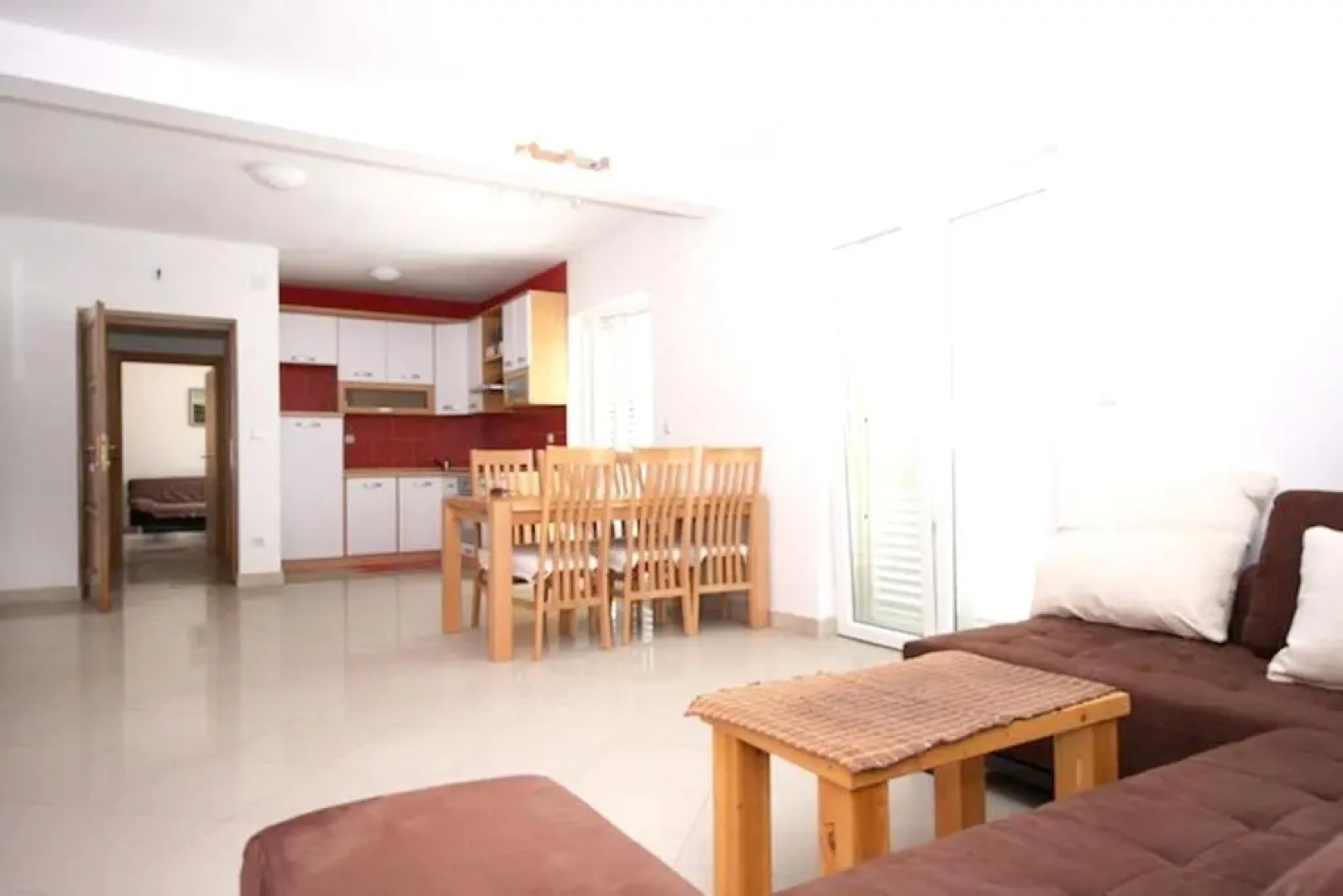 Apartment with 3 bedrooms in Zrnovo with wonderful sea view shared pool furnished balcony 80 m from the beach