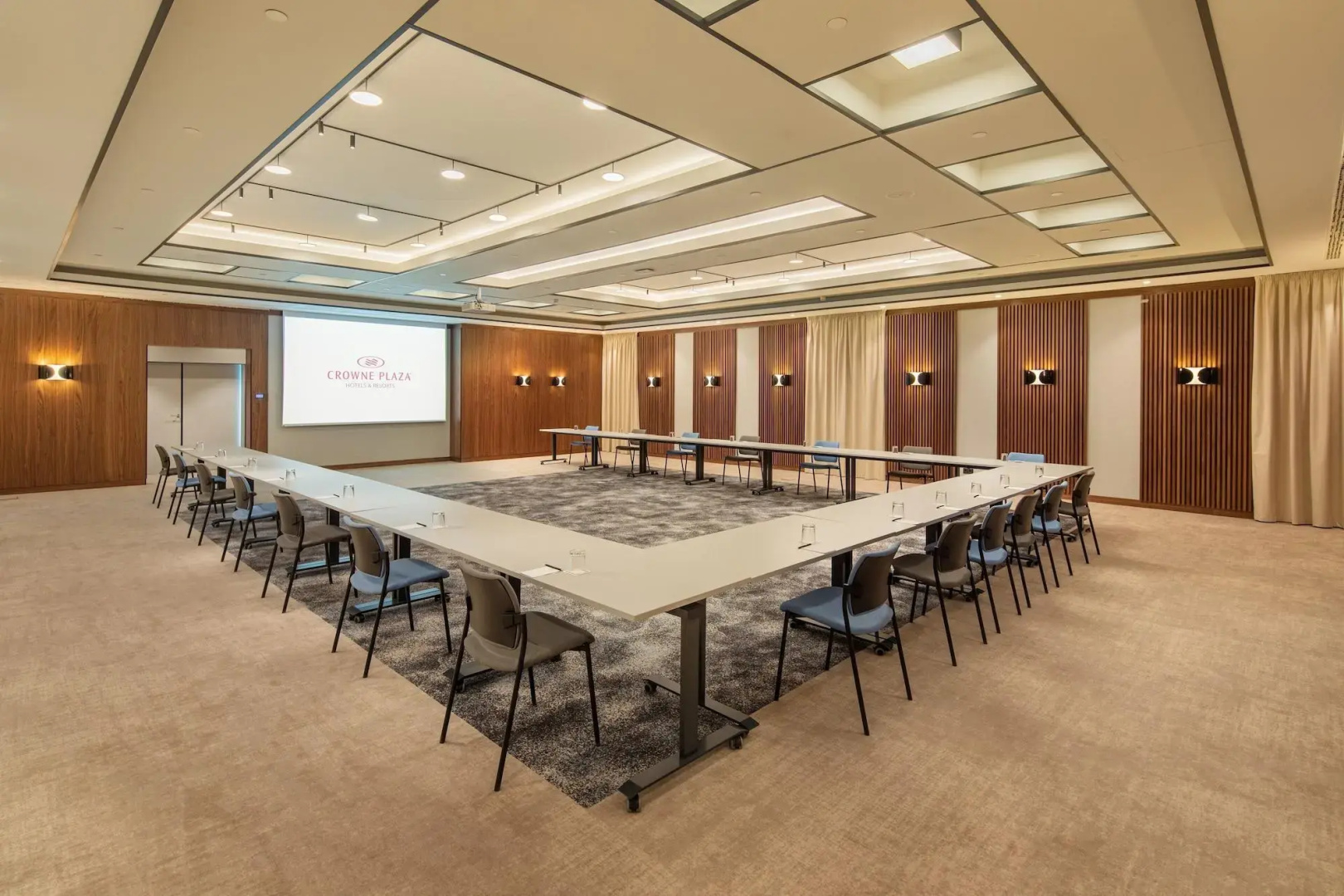 Crowne Plaza Budapest by IHG