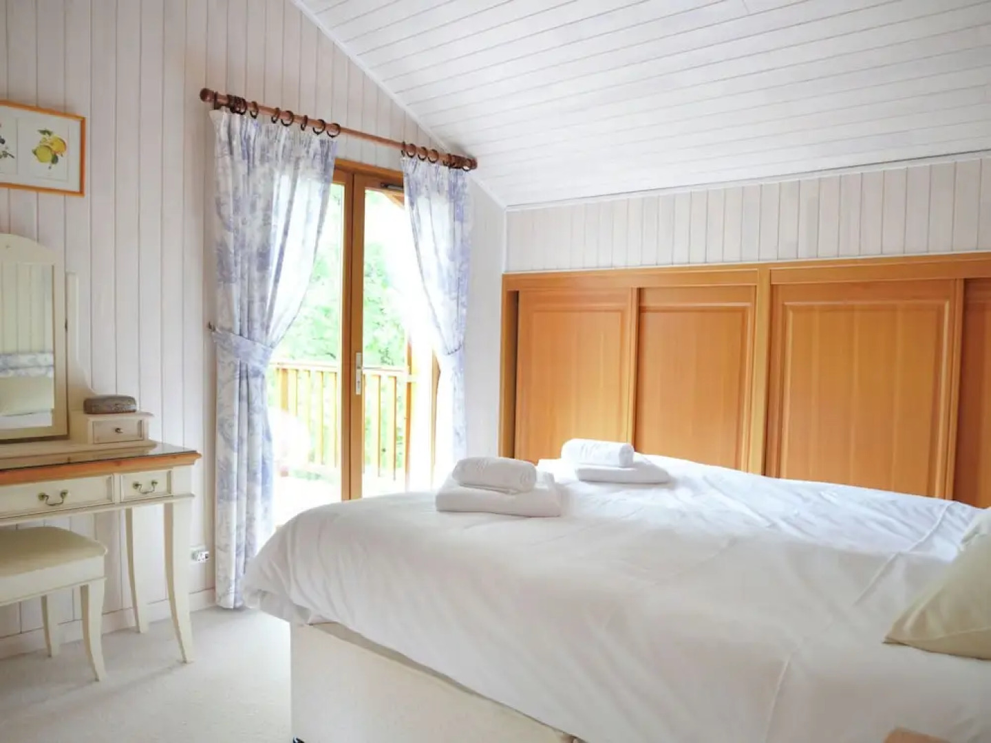 Tidy Chalet in the Woods of the Beautiful Dordogne