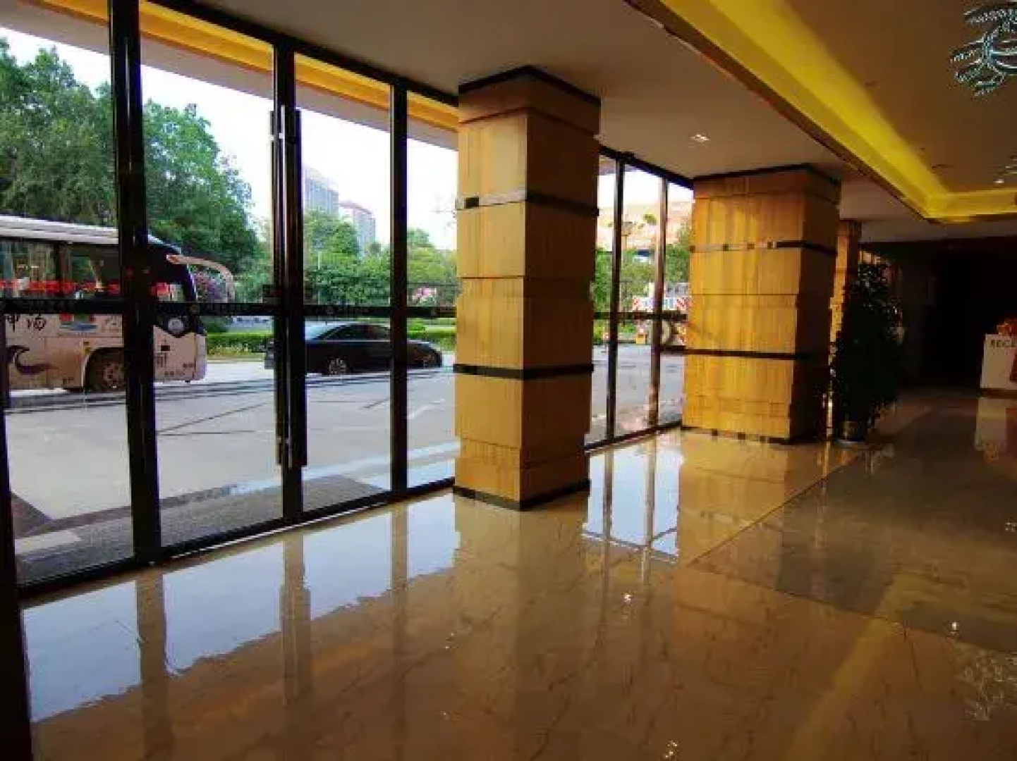 Lxora Hotel