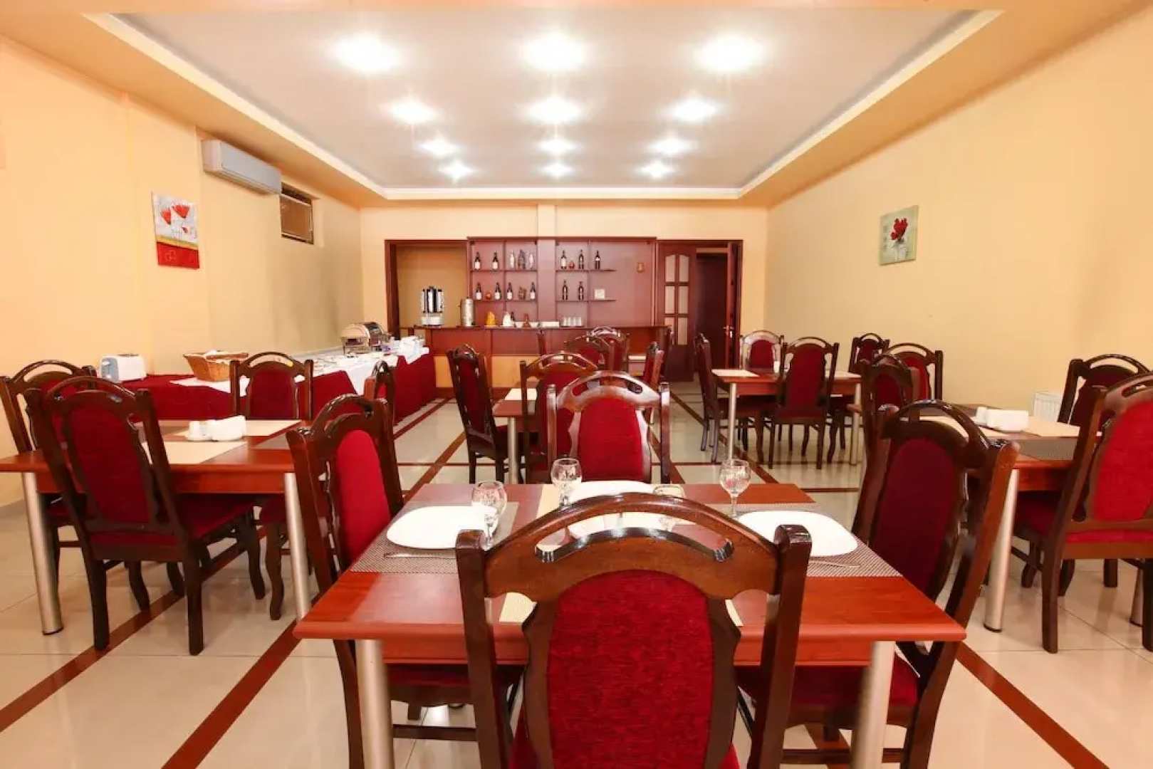 Aristocrat Hotel