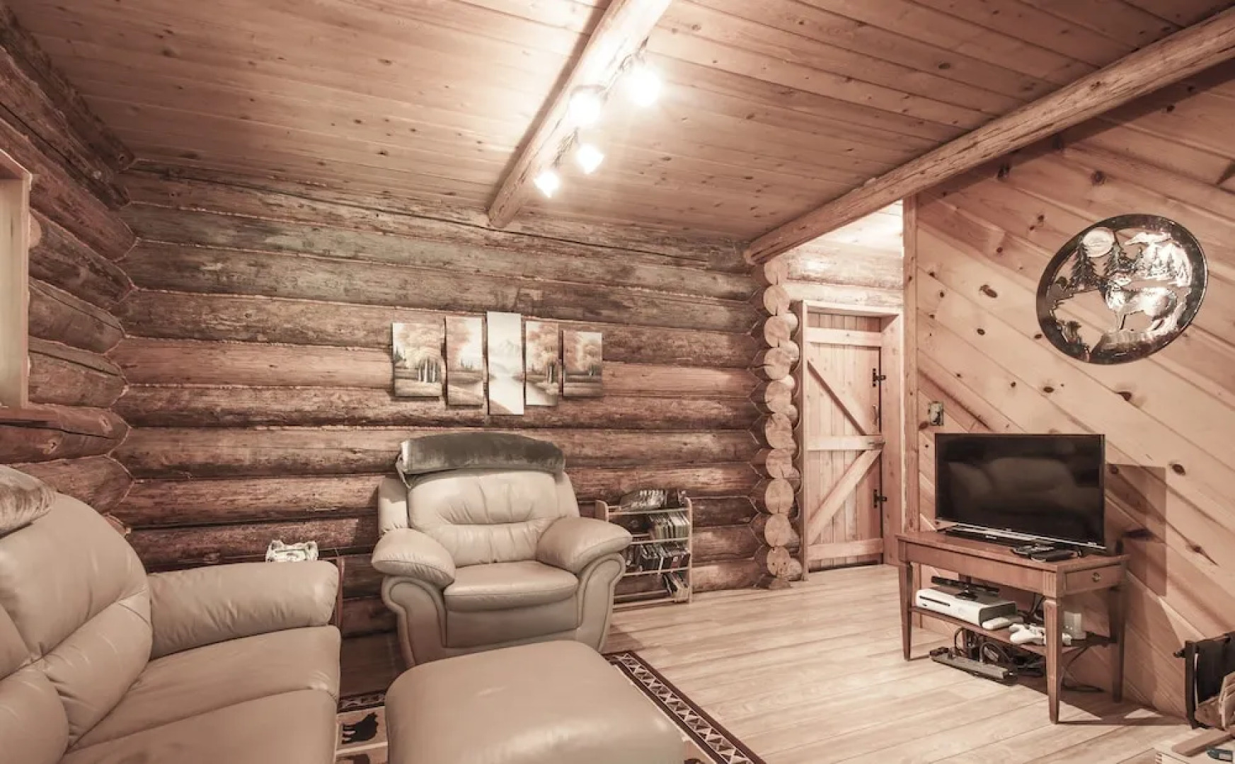 Whispering Winds Apartment 3 NW Comfy Cabins