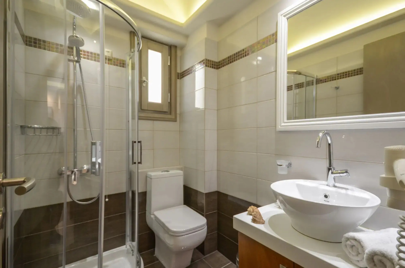 Ormos Holiday Studios