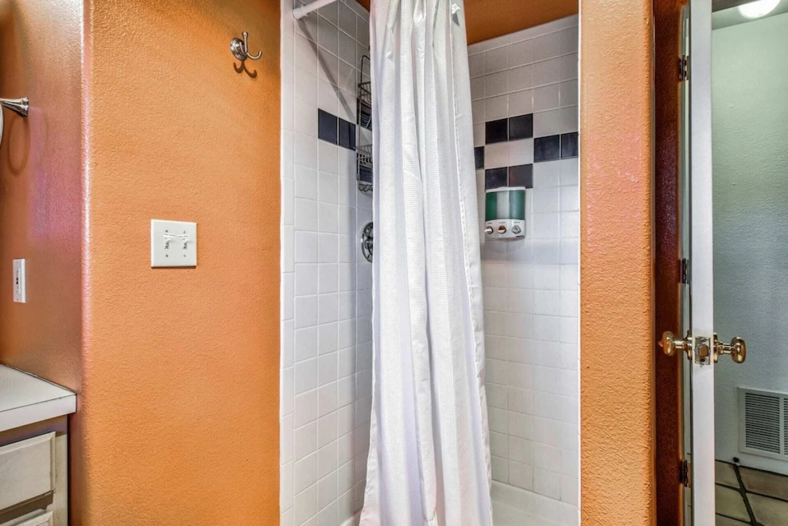 4brfireplace & Mountain Viewsdog-friendly & Hiking Nearby!