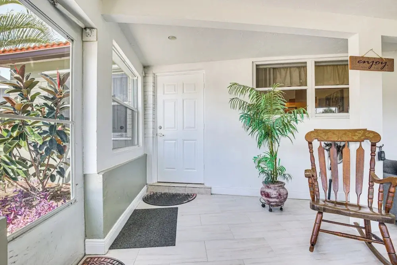 Ft Lauderdale Getaway w/ Yard ~ 4 Mi to Beach!