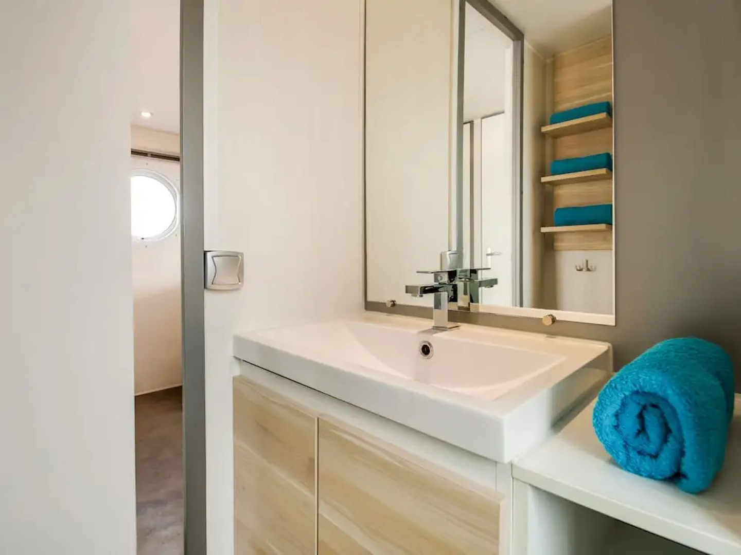 Werkendam House Boat near National Park