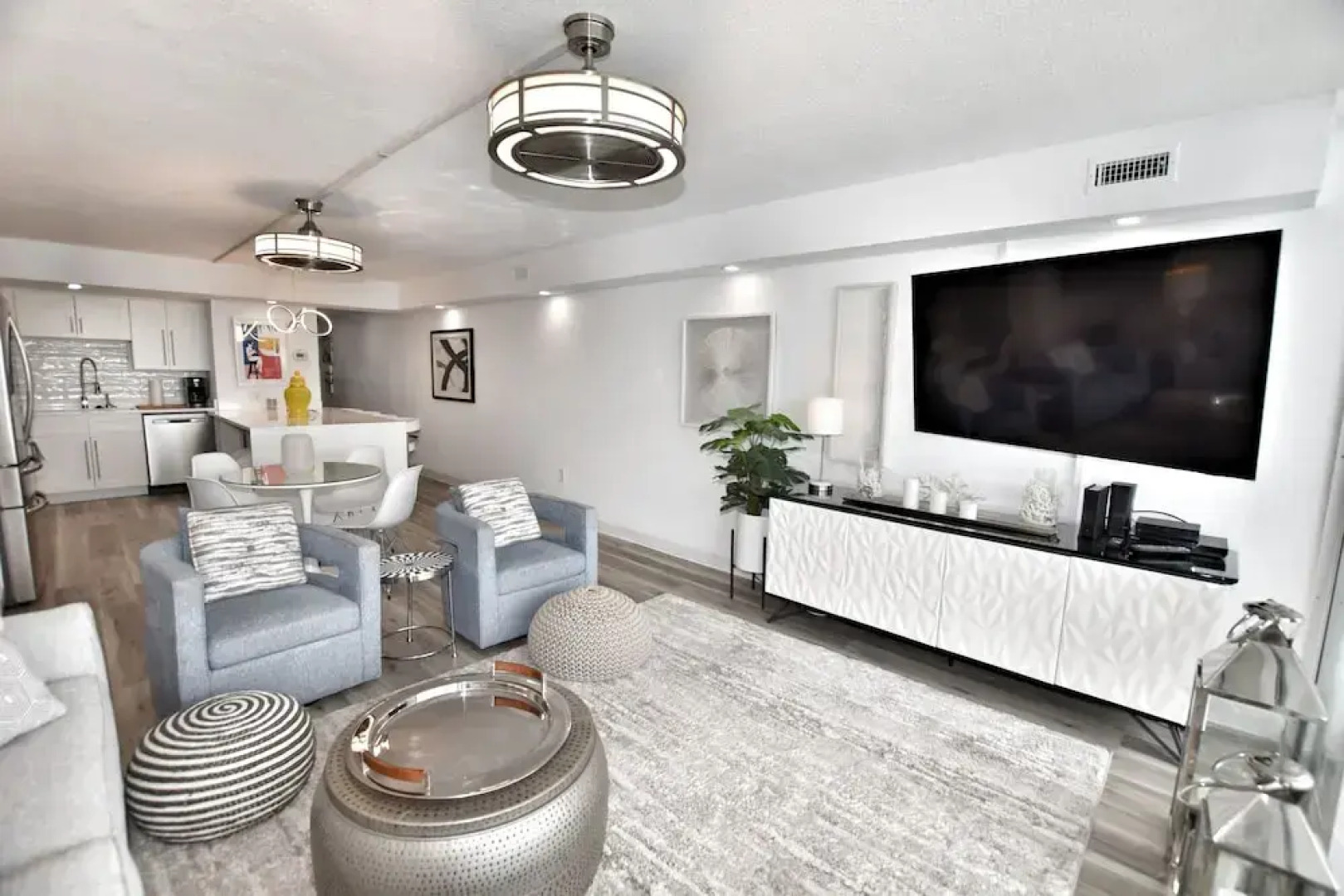 0607 Waters Edge Resort 1 Bedroom Condo by Redawning