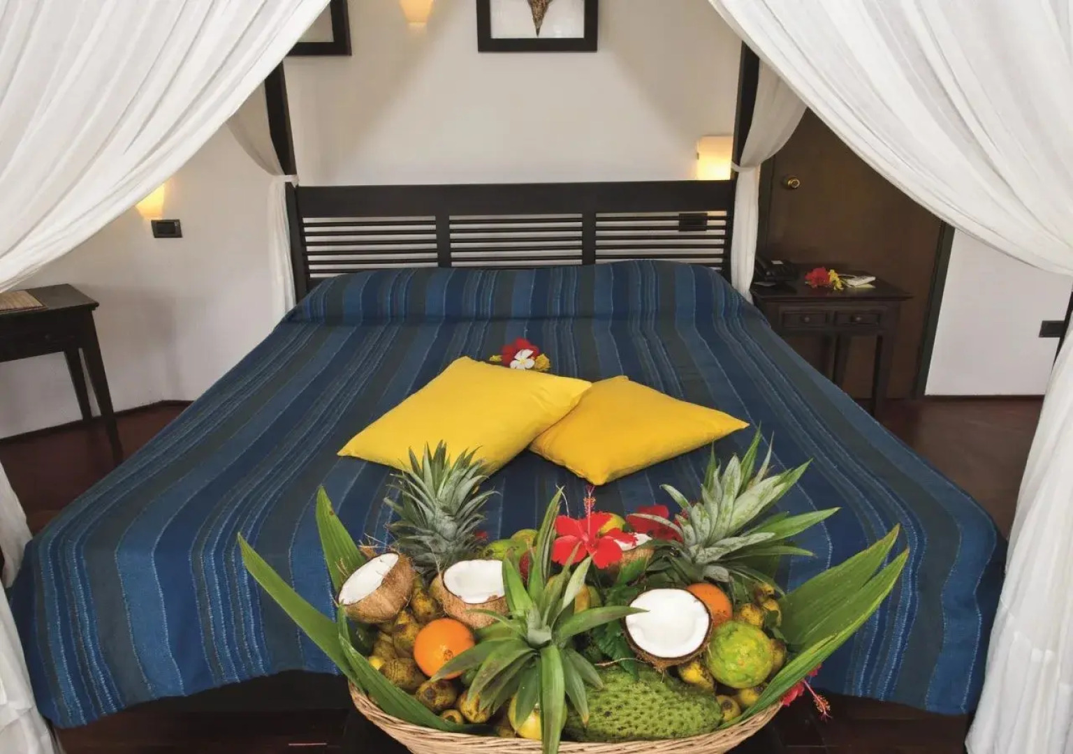 New Emerald Cove Hotel