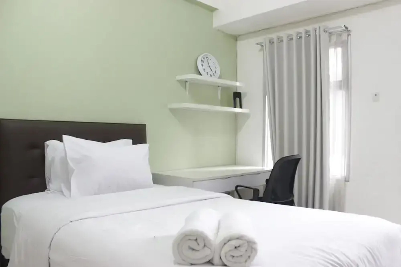 Spacious Studio Apartment At Easton Park Jatinangor Near Unpad