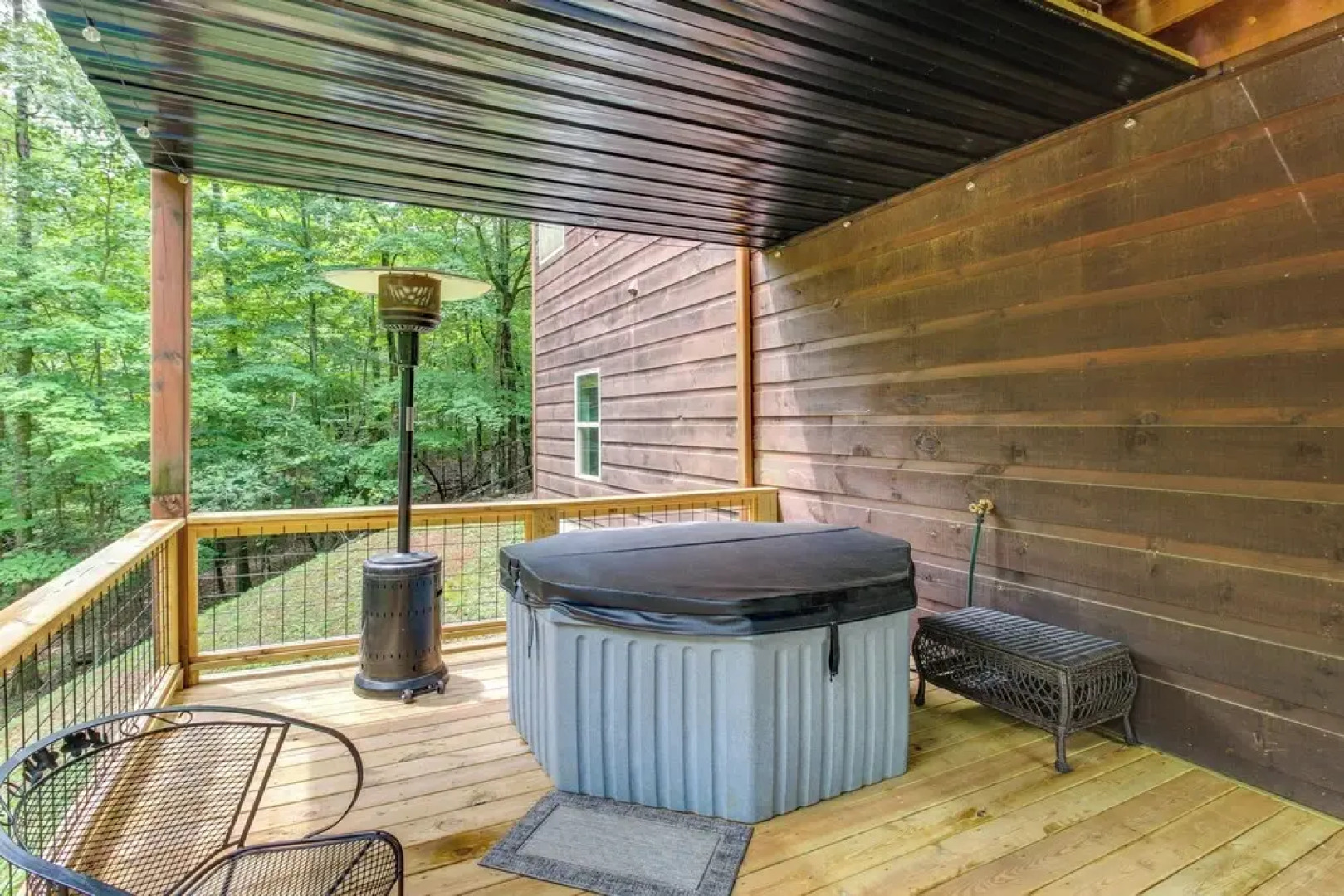 Upscale Coosawattee Cabin w/ Hot Tub & Fire Pit!