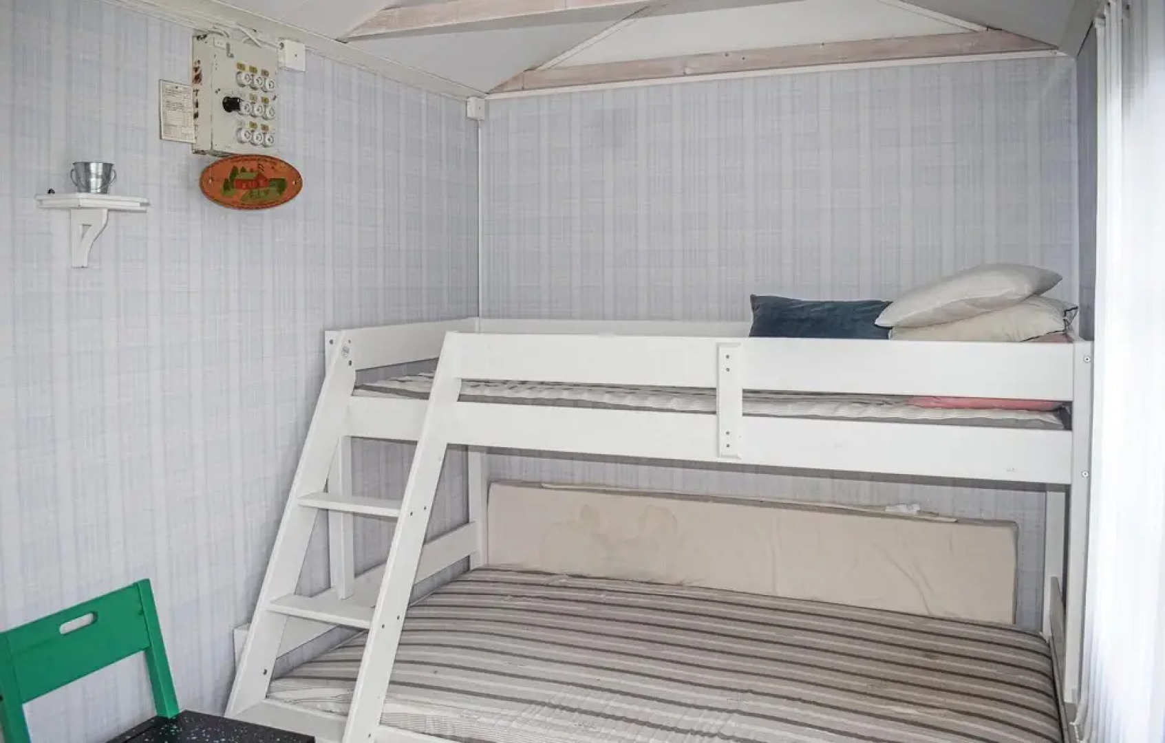 Stunning Home in Huskvarna With 1 Bedrooms