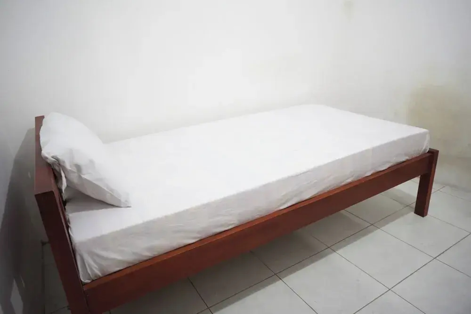 OYO Life 93038 Kost Putra Malilah