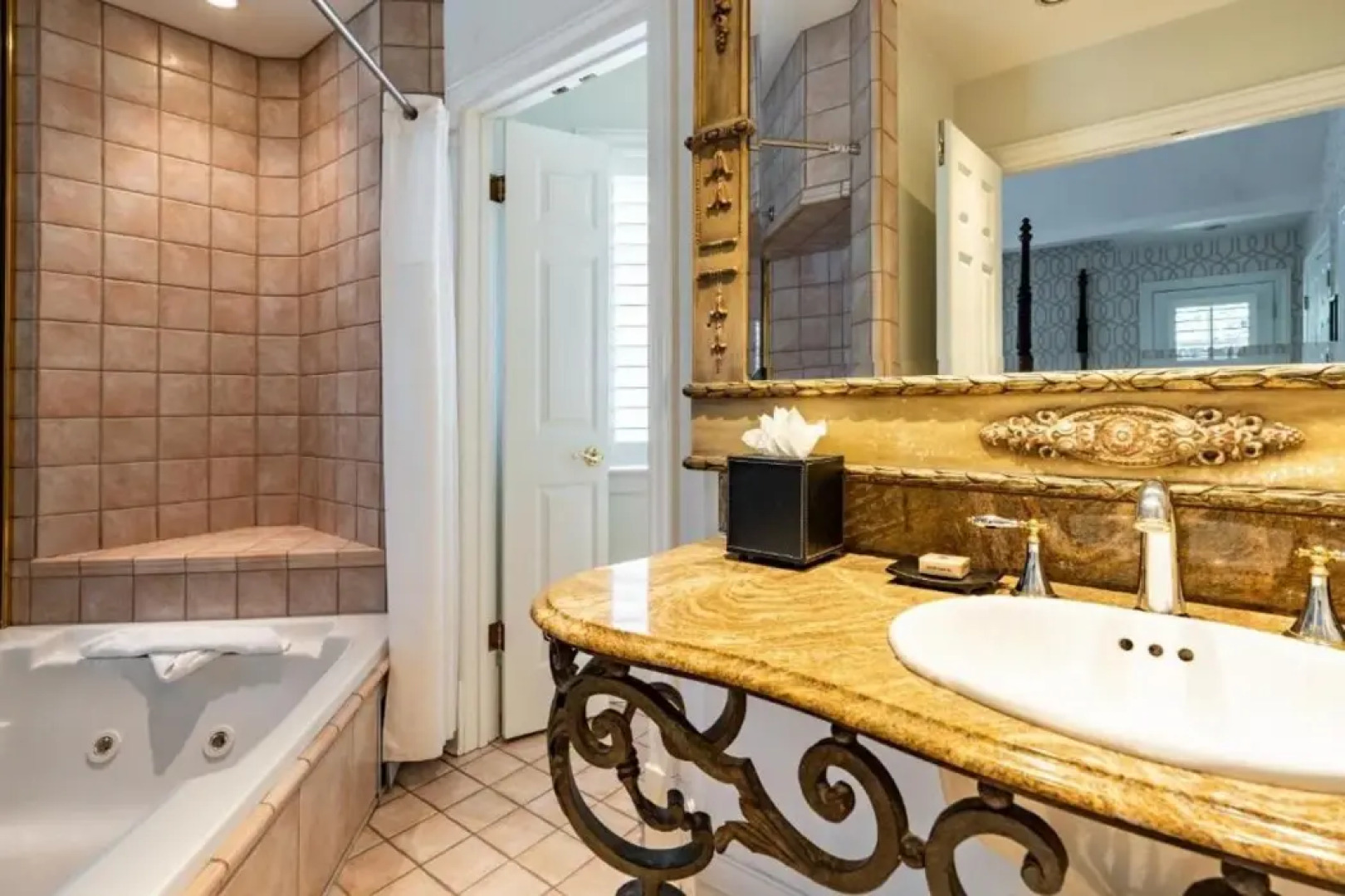 The Bergson, BW Signature Collection