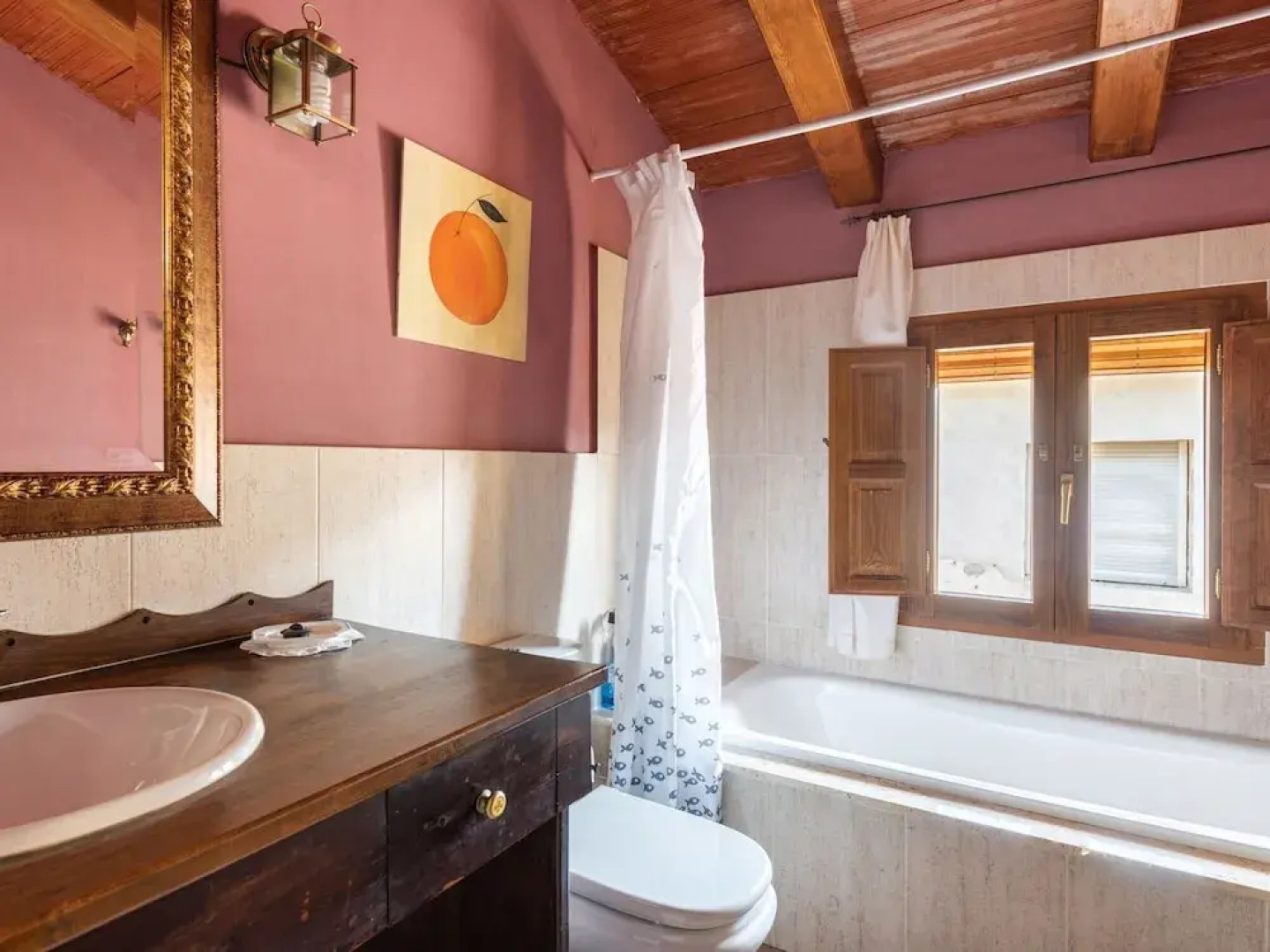 Cosy Holiday Home in Valencia With Billiards and Barbecue