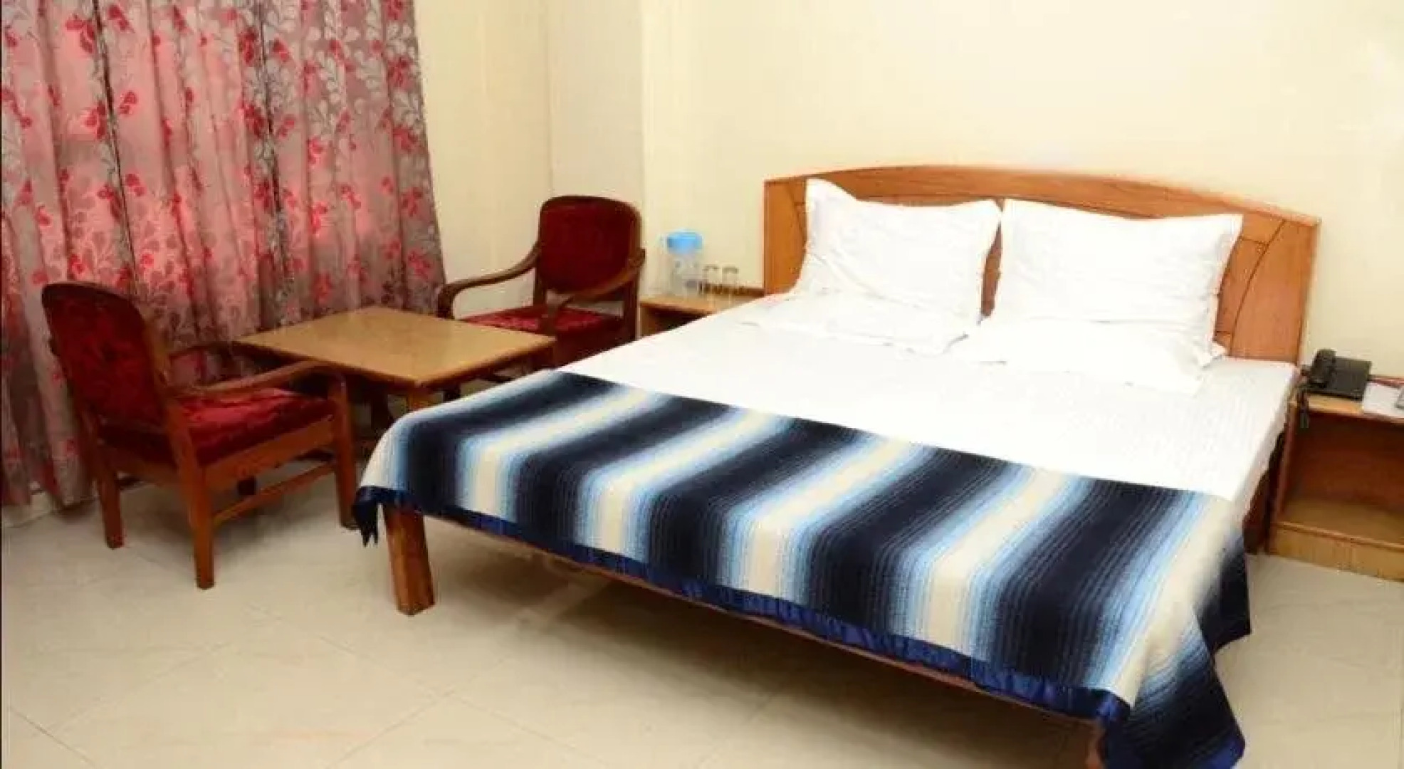 Hotel Highland Regency