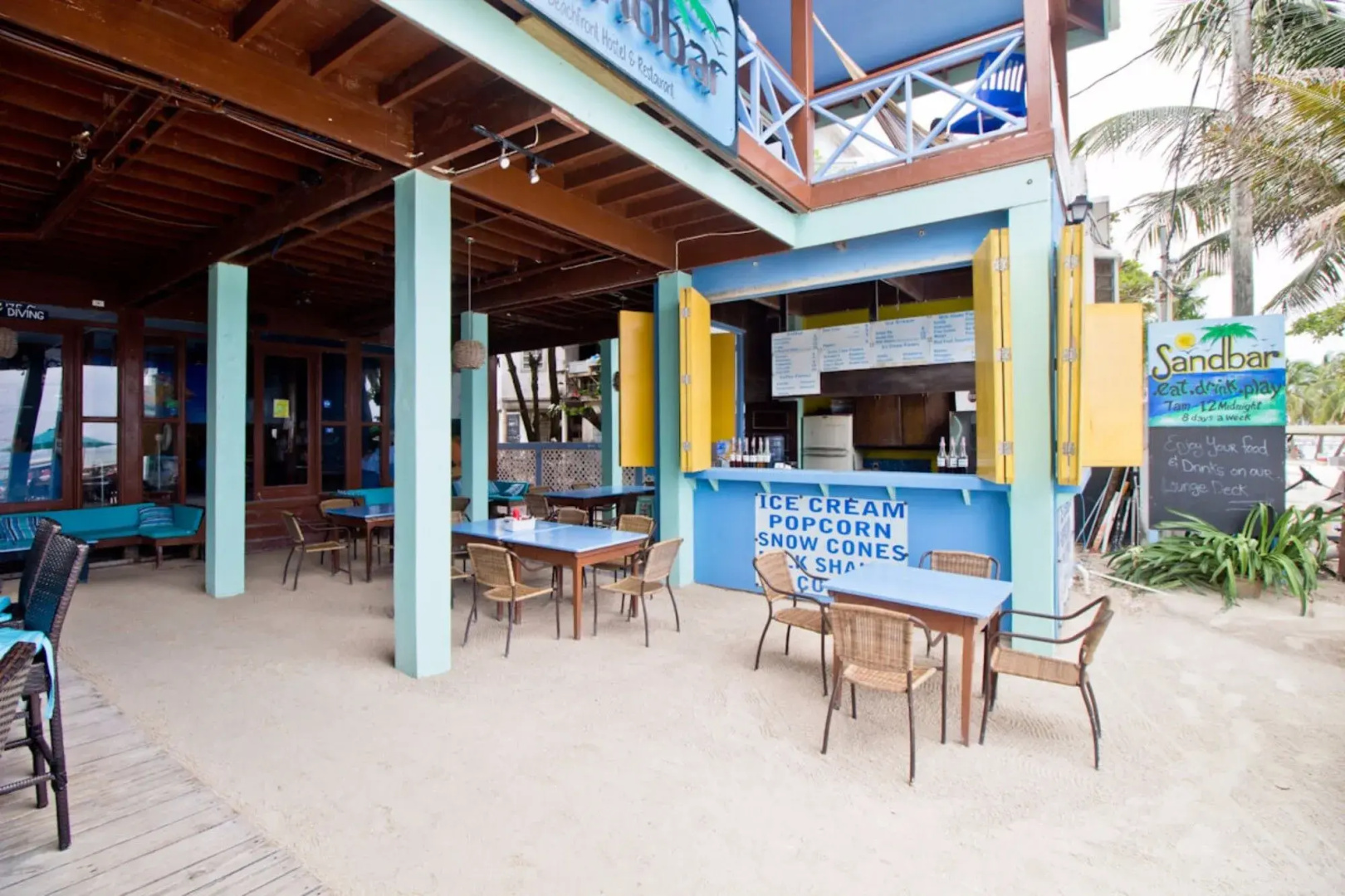 Sandbar Beachfront Hotel & Hostel