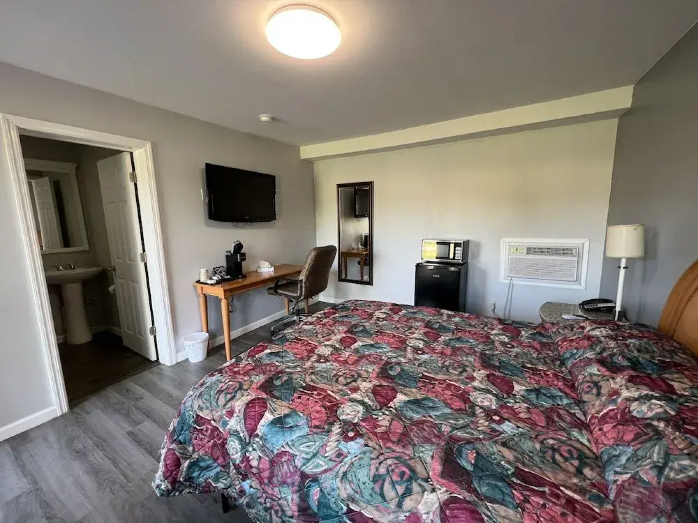 Sunset Dunes Inn & Suites