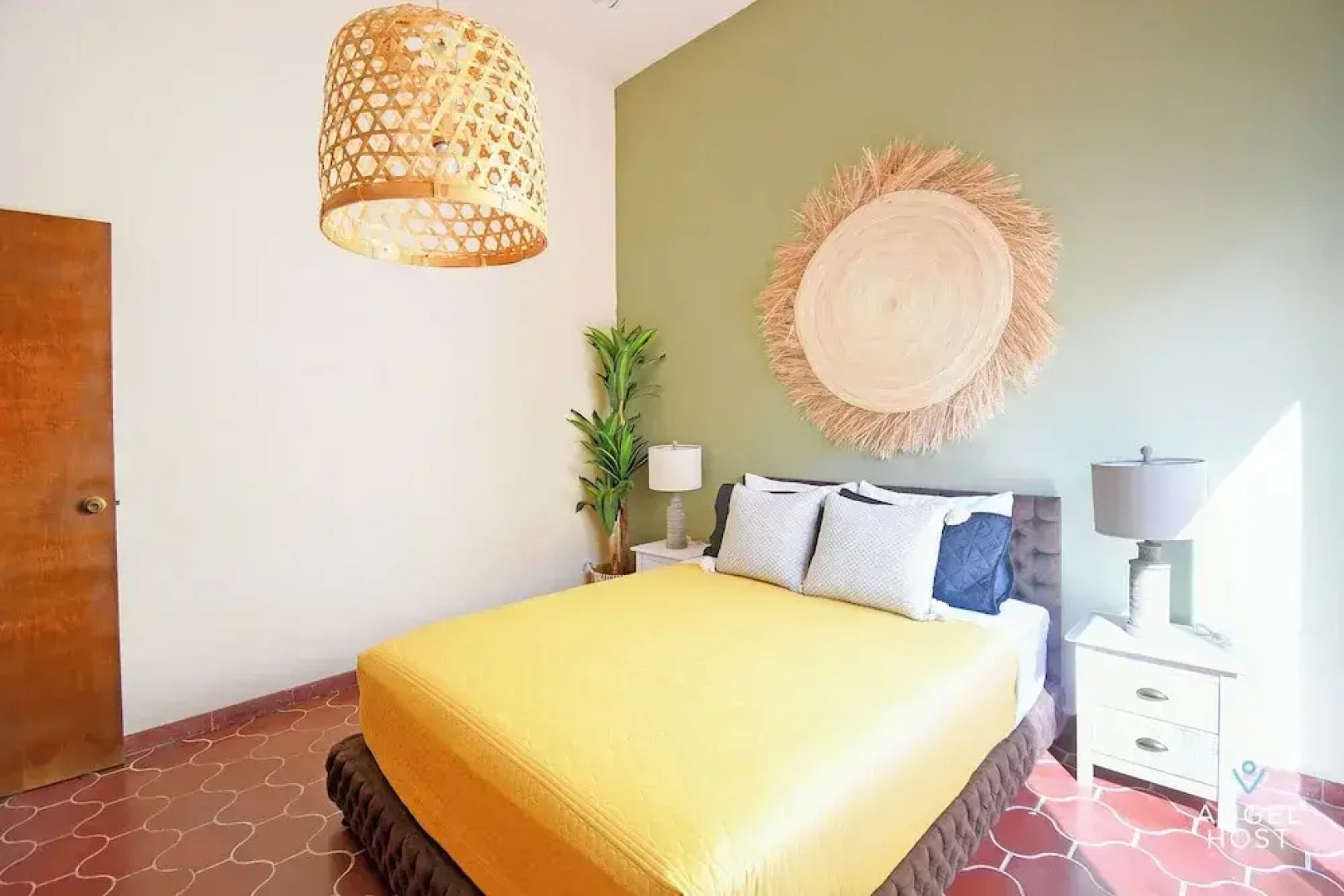 Colorful Zen APTs 2 Blocks to the Beach