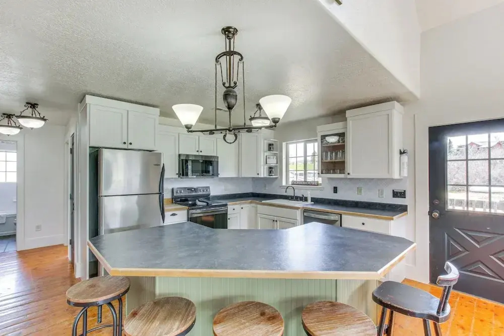 Massive Cabin w/ Game Room, 1 Mi to Bear Lake