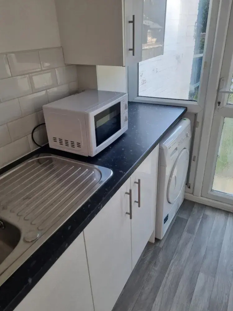 Britton Street Retreat - 4 Bedroom House