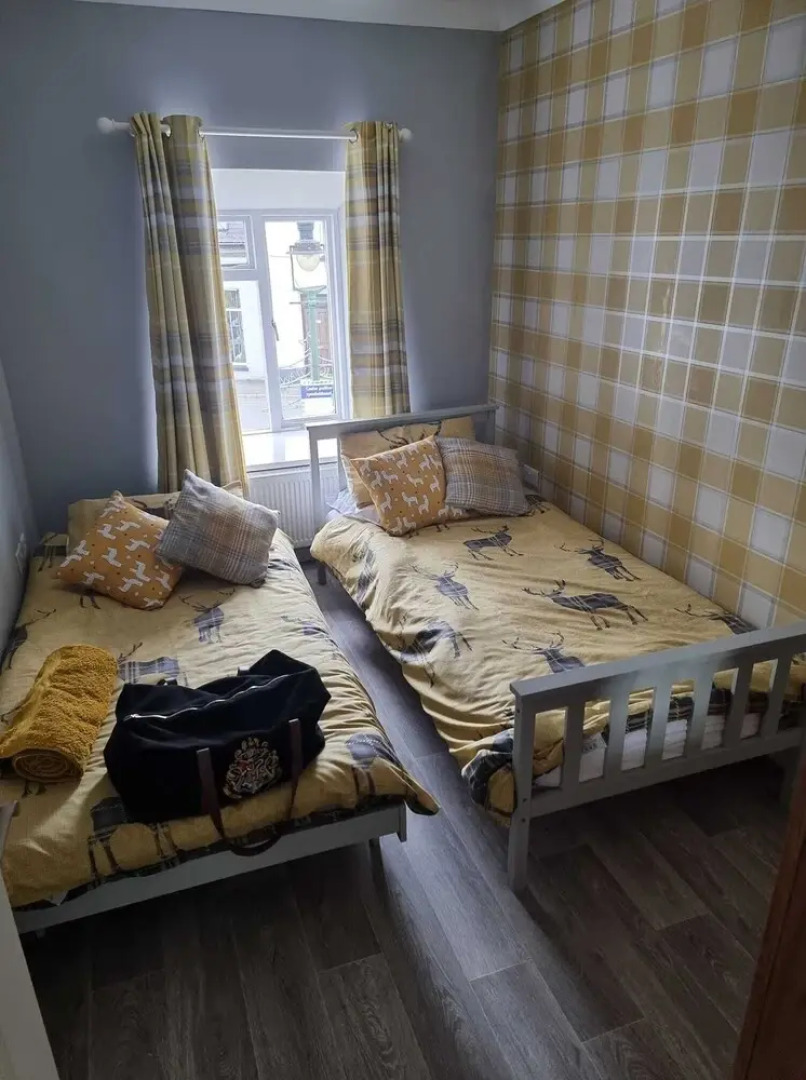 Dog Friendly 2-bed Apartment in Newcastle Emlyn