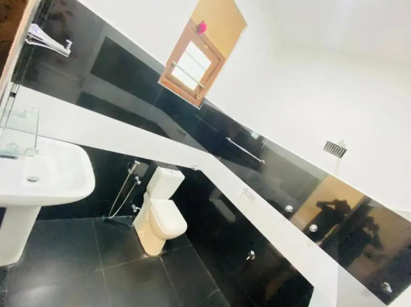 Lake view sandaresa Kataragama