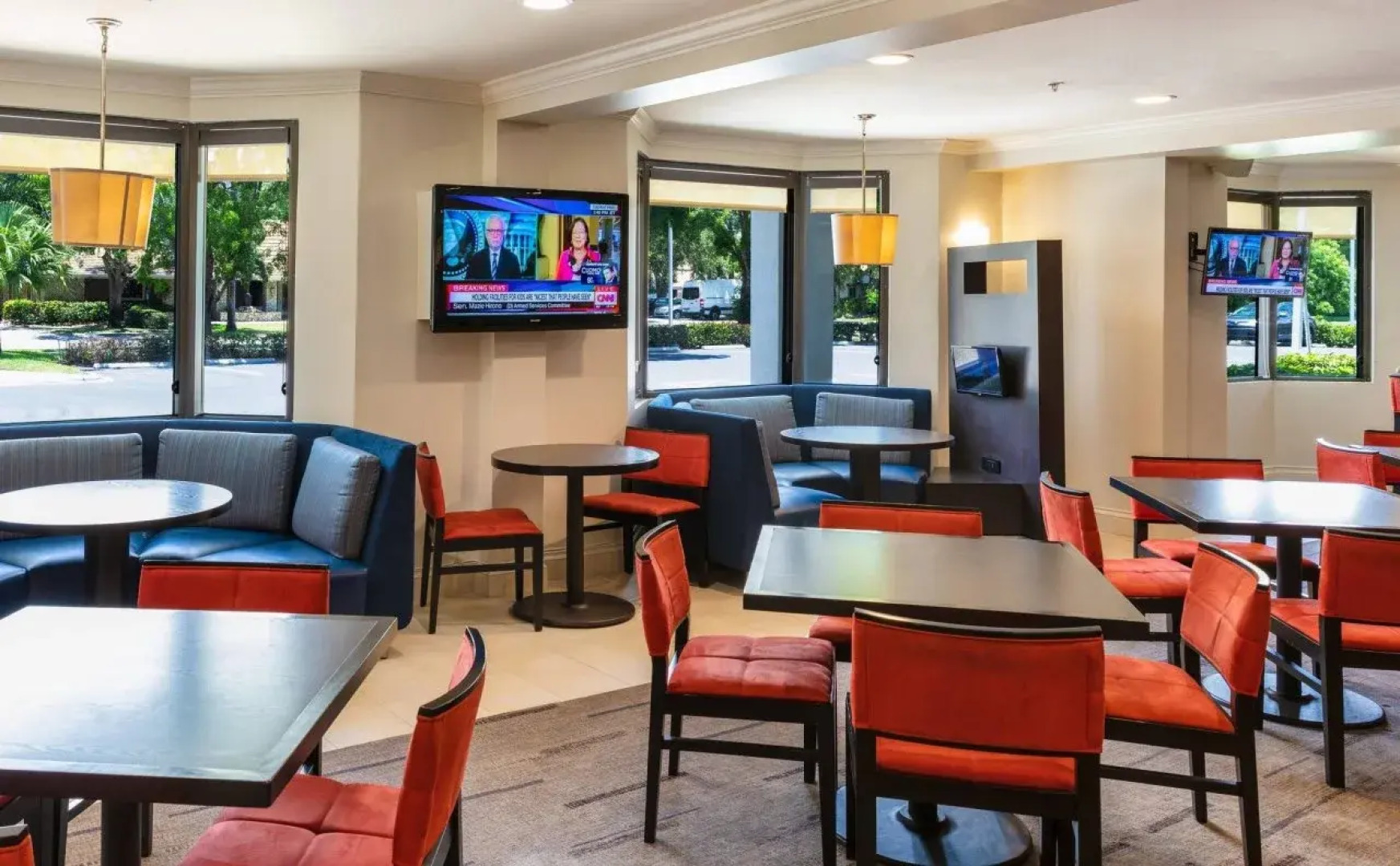 Courtyard by Marriott - Naples