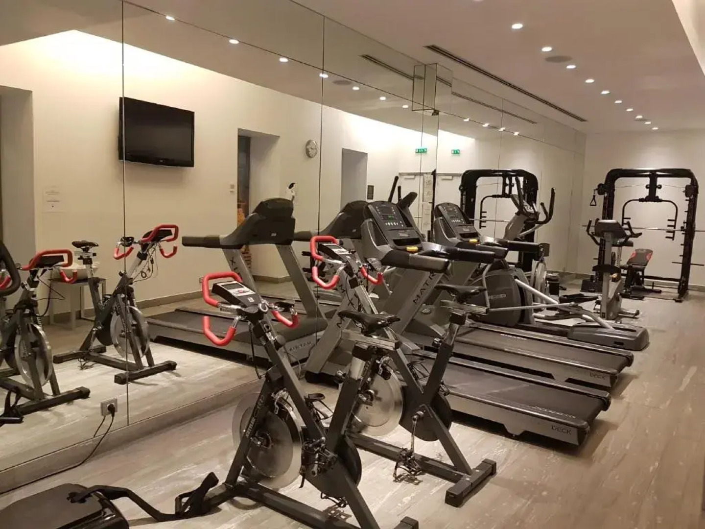 Hotel de Bourgtheroulde, Autograph Collection