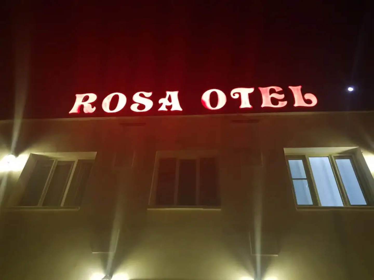 Rosa Otel