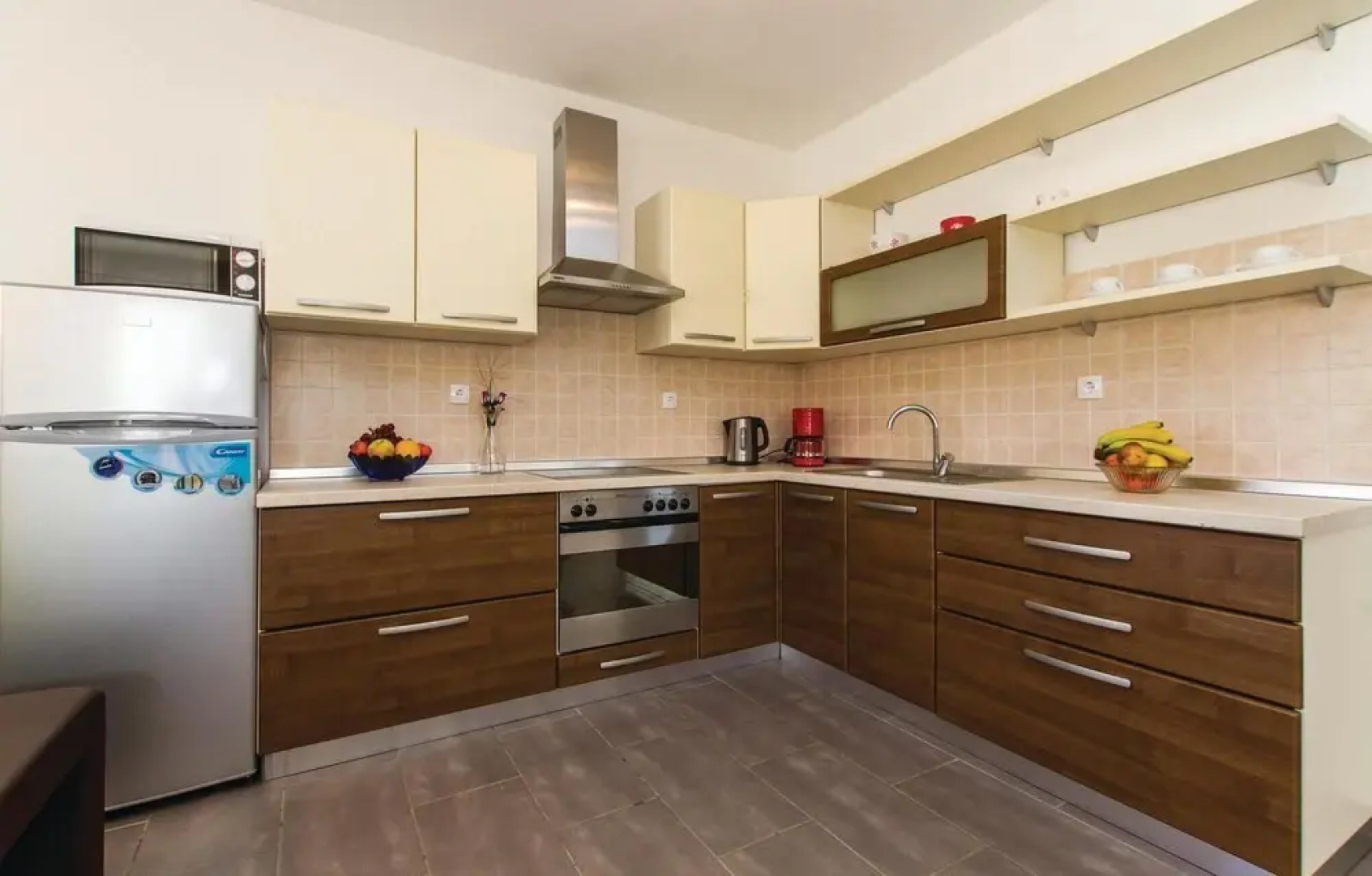 Beautiful Home in Vrecari With Wifi and 4 Bedrooms