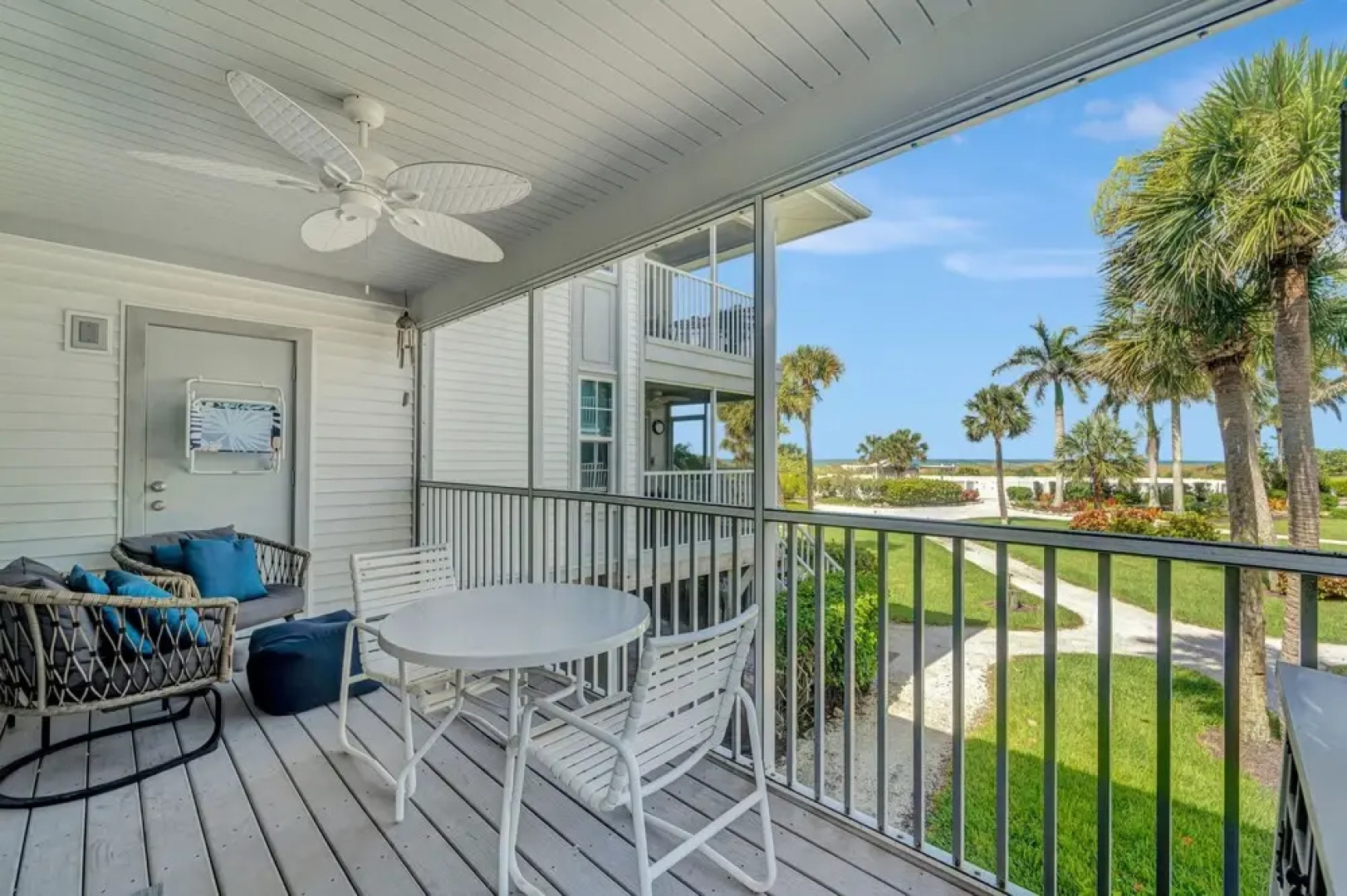 Beach One Bedroom Villa by Redawning