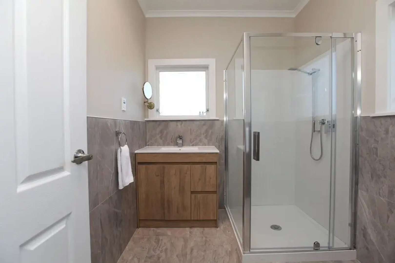 Luxury 3Brm Mannor in Temple View