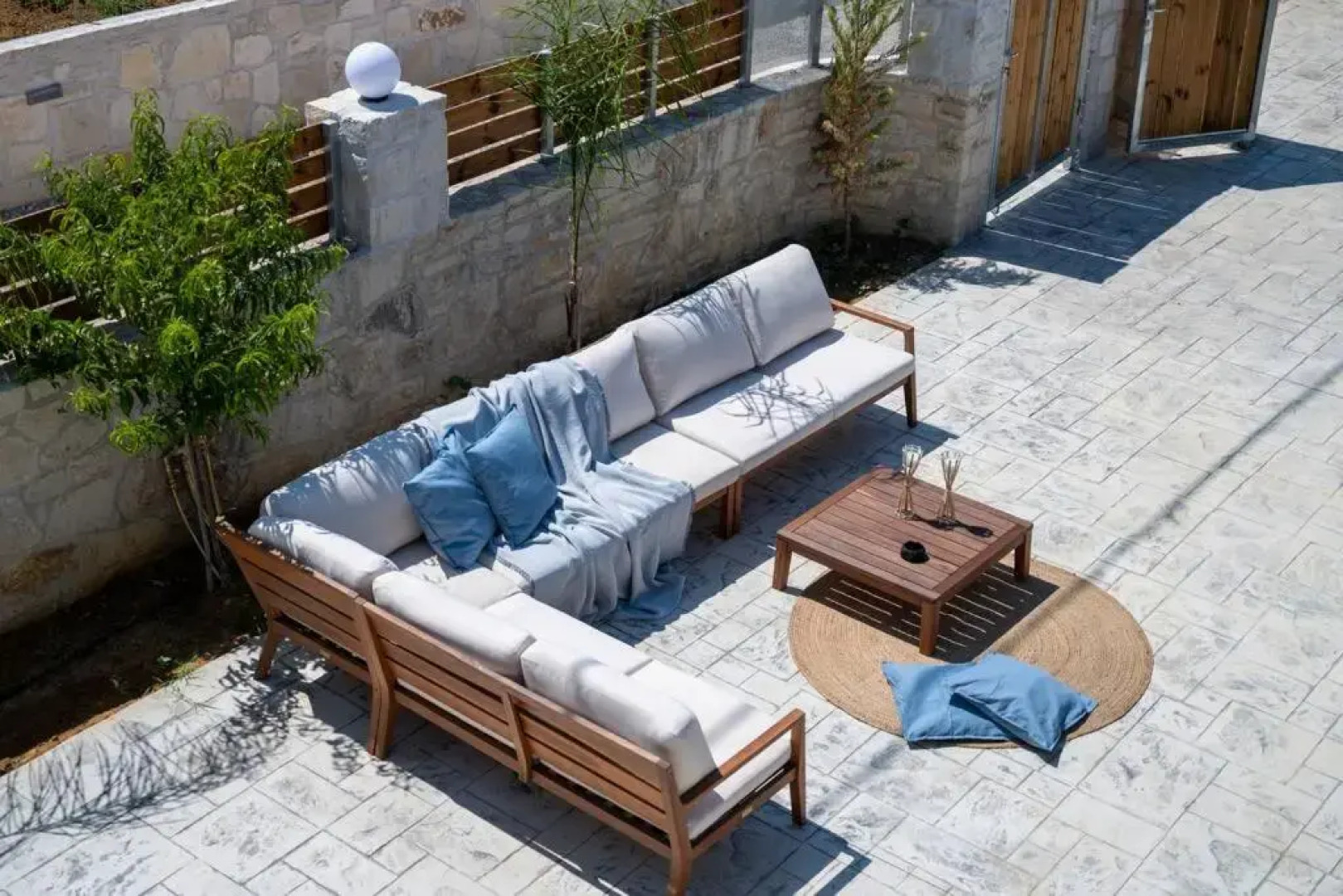 Villa 400 m from the beach 12 to 16 pers 2 pools