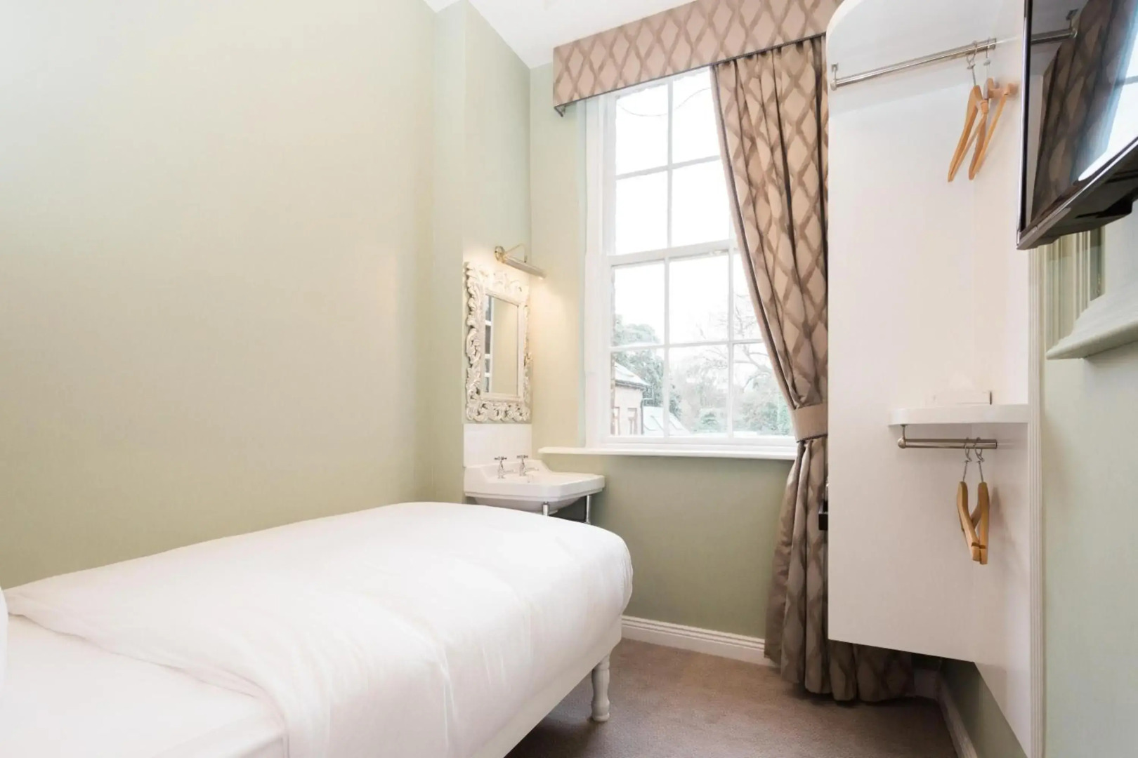 Stauntons on the Green