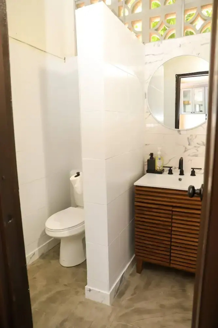 Pr Pvt Rm 5 Qn Bed Gated Comm Easy Parking