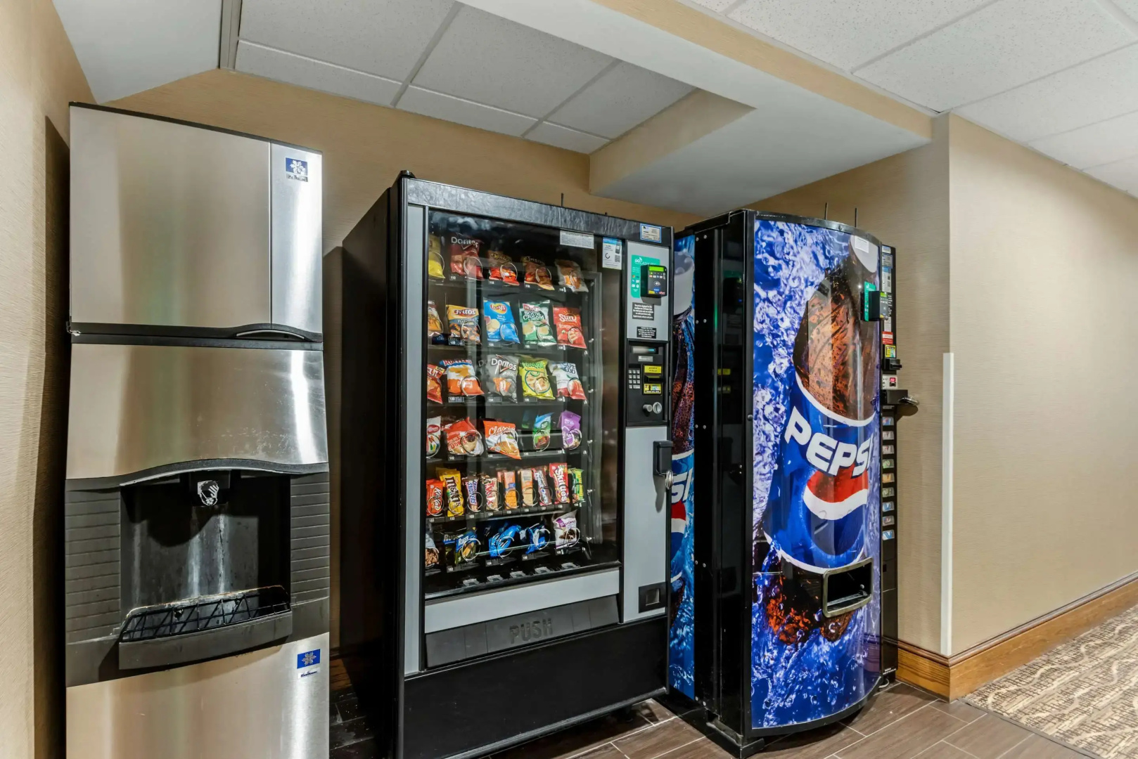 Comfort Inn & Suites Dover near Speedway